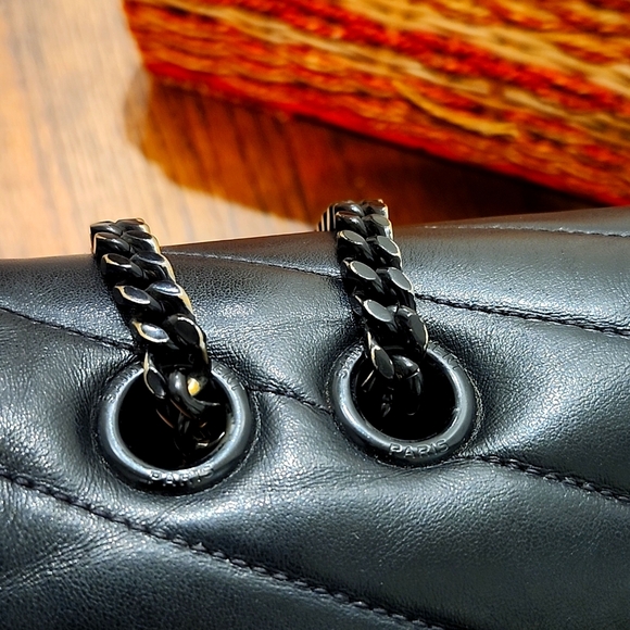 Saint Laurent Loulou Medium Bag - Picture 9 of 16